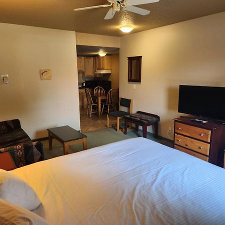 Waterton Lakes Lodge Resort Dış mekan fotoğraf