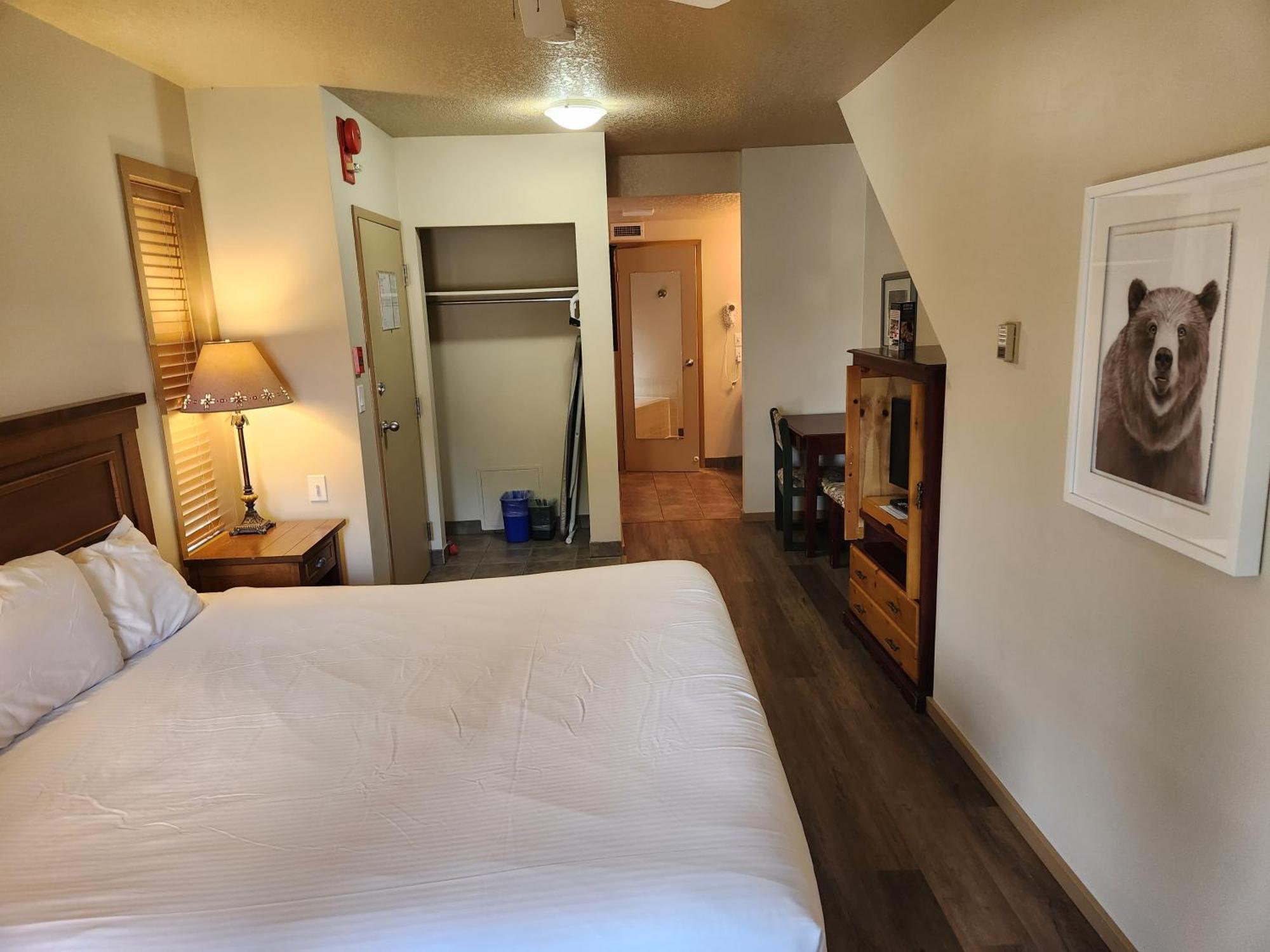 Waterton Lakes Lodge Resort Dış mekan fotoğraf