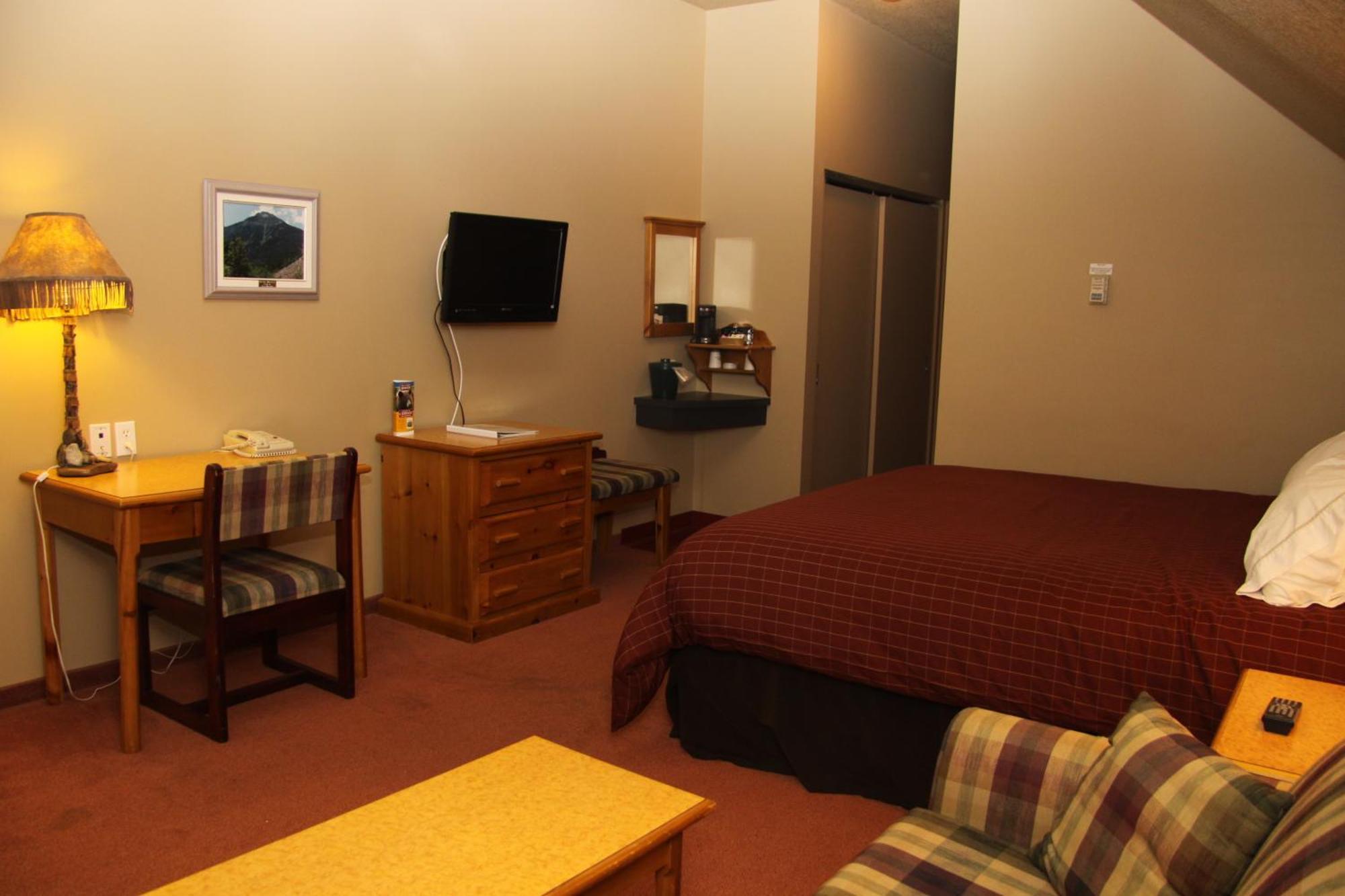 Waterton Lakes Lodge Resort Dış mekan fotoğraf