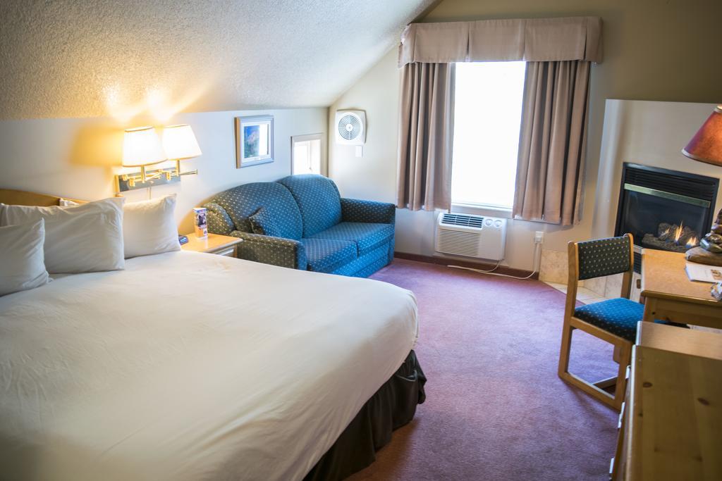 Waterton Lakes Lodge Resort Dış mekan fotoğraf