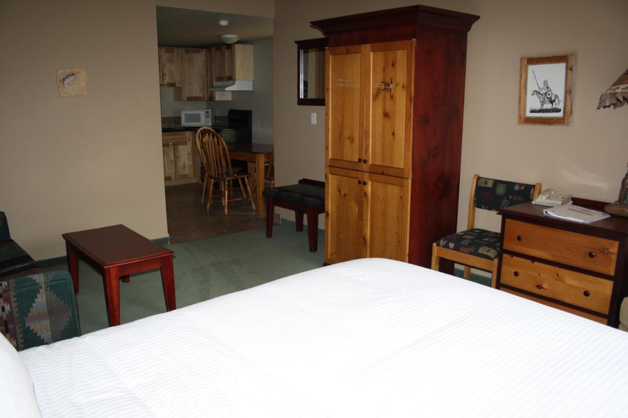 Waterton Lakes Lodge Resort Dış mekan fotoğraf