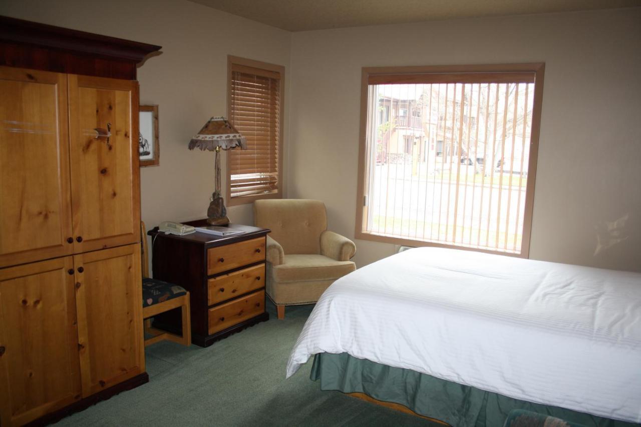 Waterton Lakes Lodge Resort Dış mekan fotoğraf
